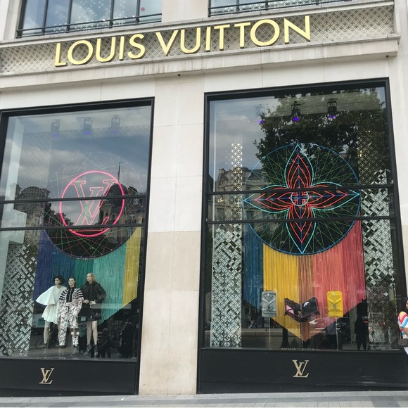 Meet your Posher, Jessica - Picture 1 of 1